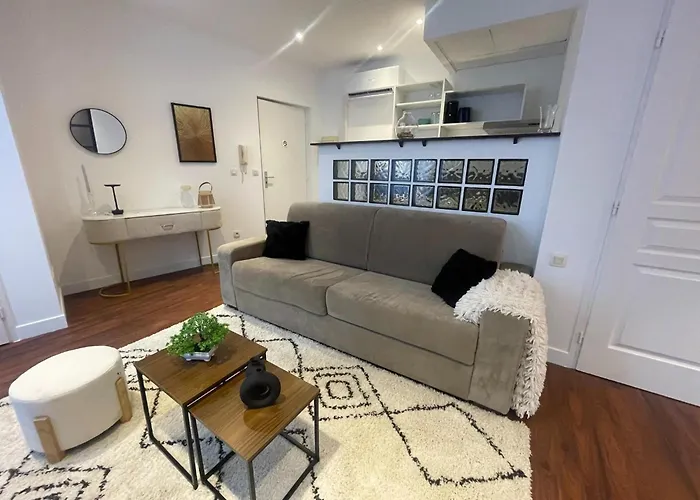 Apartment Cozy Retreat In Le Cannet *